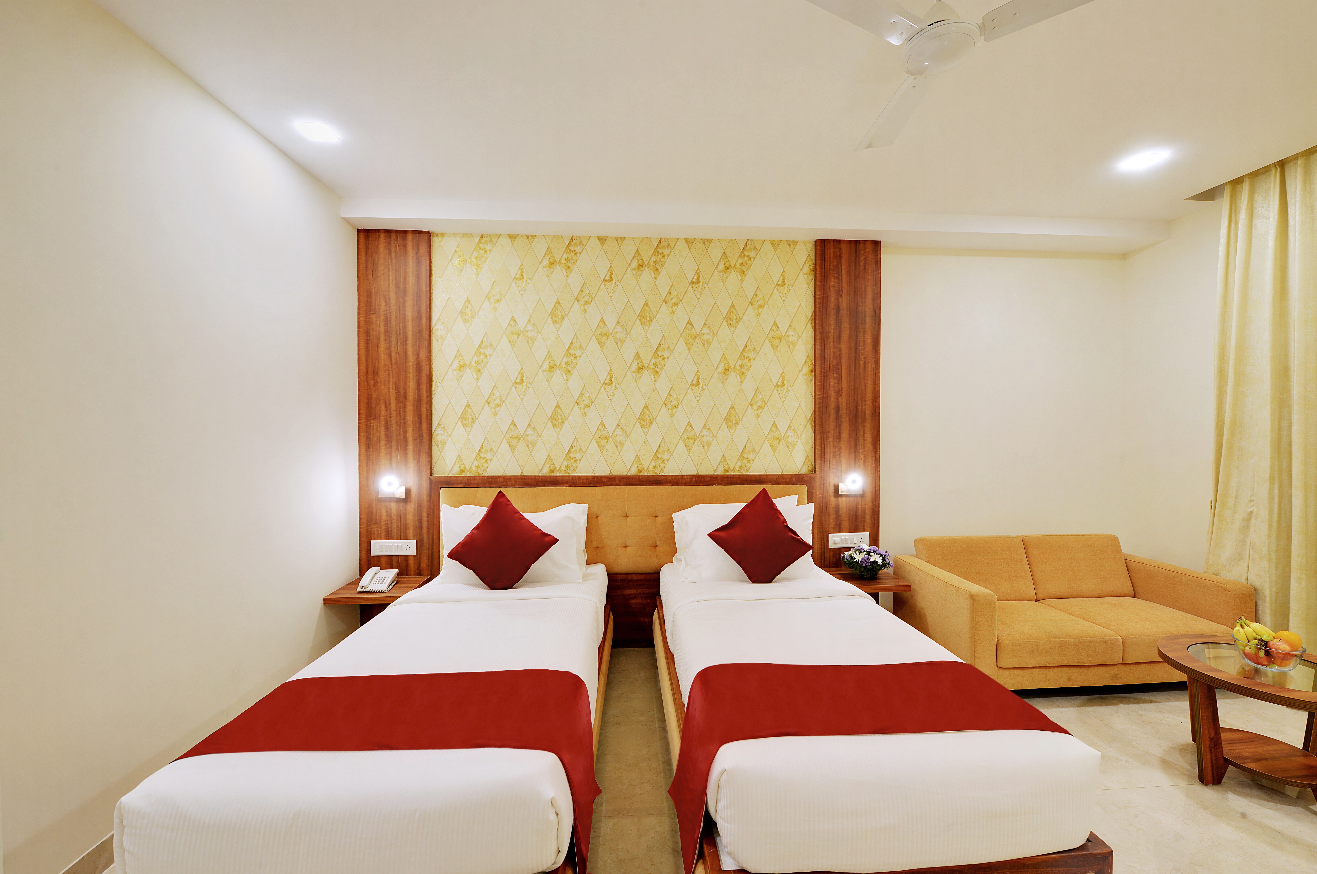 Standard Rooms at La Sara Gateway
Hotel 8